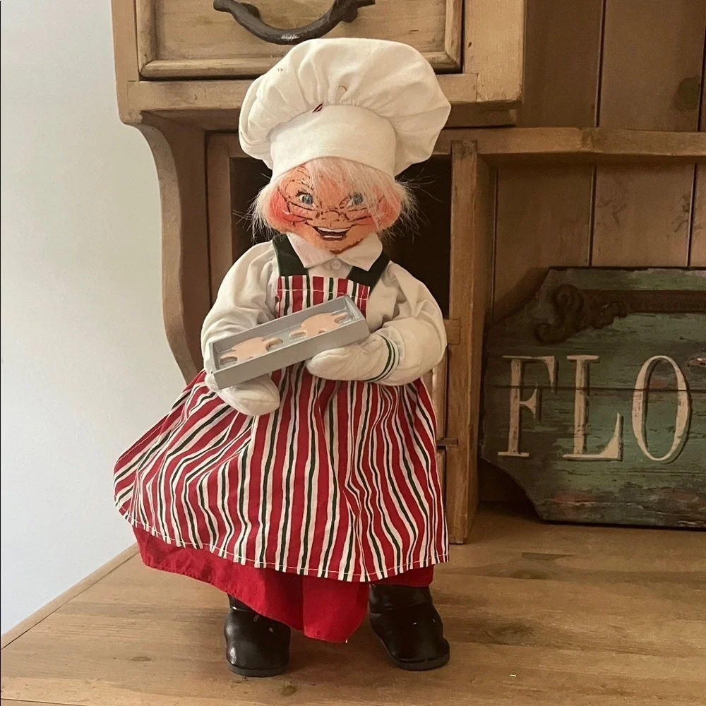 Vintage Annalee Mrs. Claus Baker Cookie Sheet Gingerbread Chef Hat 2004 14”